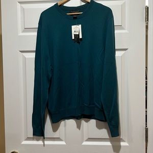 NWT Men’s 100% Merino wool lightweight dark jade sweater in XL. The Men’s Store
